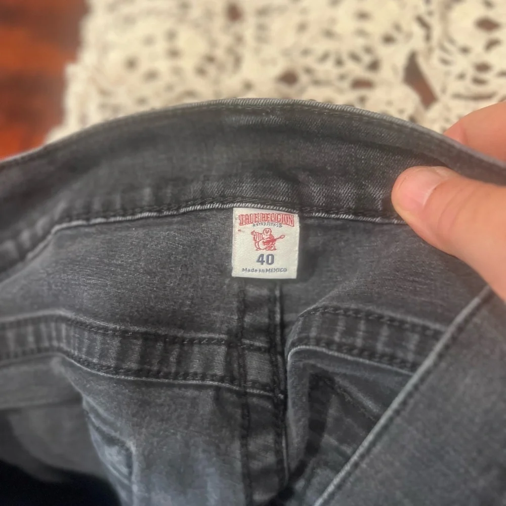 True Religion “Slim” jeans size 40 in GUC